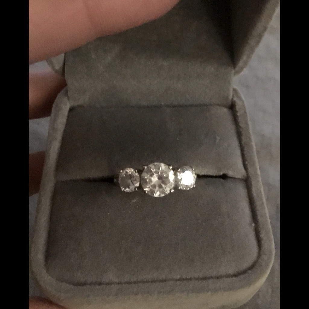 14 Kt White Gold Cz Diamond Ring